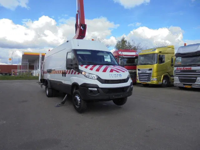 Camion, Camion con gru Iveco Daily 70 70C17: foto 18