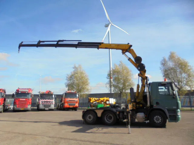 DAF CF 85.410 6X2 NL TRUCK - Camion con gru: foto 4 DAF CF 85.410 6X2 NL TRUCK - Camion con gru: foto 4