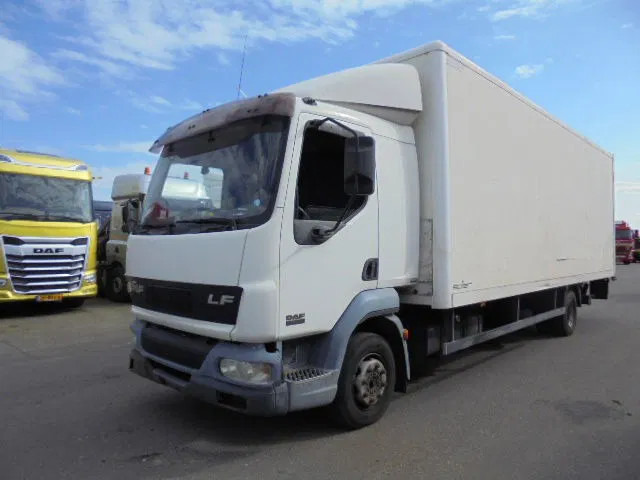 DAF LF 220 - Autocarro furgonato: foto 1 DAF LF 220 - Autocarro furgonato: foto 1