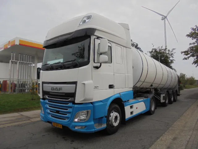 DAF XF 440 SSC RETARDER - Camion cisterna: foto 1 DAF XF 440 SSC RETARDER - Camion cisterna: foto 1