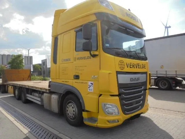 DAF XF 510 FAR 6X2 - Autocarro con pianale/ Cassone fisso: foto 2 DAF XF 510 FAR 6X2 - Autocarro con pianale/ Cassone fisso: foto 2