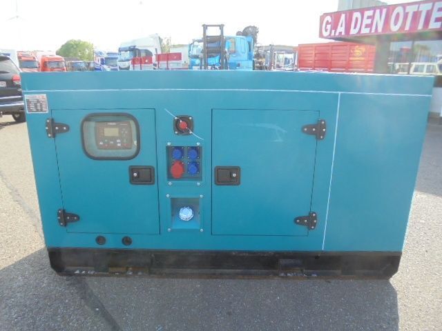 Damatt CA-30 - Gruppo elettrogeno: foto 2 Damatt CA-30 - Gruppo elettrogeno: foto 2