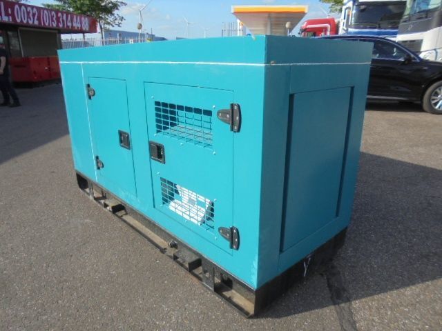 Damatt CA-30 - Gruppo elettrogeno: foto 3 Damatt CA-30 - Gruppo elettrogeno: foto 3