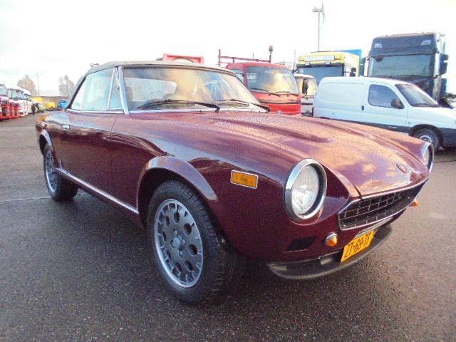Fiat 124 SPIDER 2000 USA - Autovettura: foto 3 Fiat 124 SPIDER 2000 USA - Autovettura: foto 3