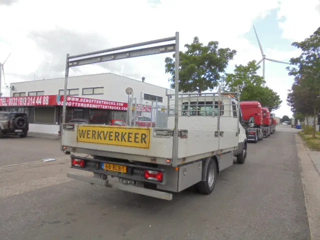 Iveco Daily 70 C18 + NL KENTEKEN APK TOT 19-07-2026 - Autocarro con pianale/ Cassone fisso: foto 4 Iveco Daily 70 C18 + NL KENTEKEN APK TOT 19-07-2026 - Autocarro con pianale/ Cassone fisso: foto 4