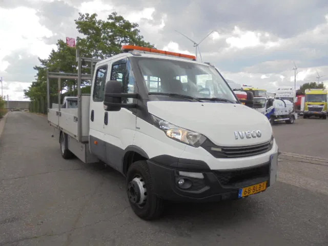 Iveco Daily 70 C18 + NL KENTEKEN APK TOT 19-07-2026 - Autocarro con pianale/ Cassone fisso: foto 2 Iveco Daily 70 C18 + NL KENTEKEN APK TOT 19-07-2026 - Autocarro con pianale/ Cassone fisso: foto 2