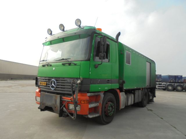 Mercedes-Benz 1831 Bitumensprayer - Spruzzatrice di emulsione bituminosa: foto 1 Mercedes-Benz 1831 Bitumensprayer - Spruzzatrice di emulsione bituminosa: foto 1