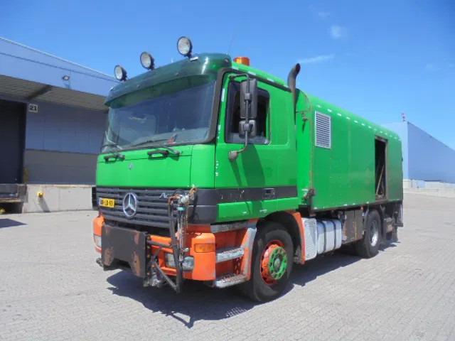 Camion cisterna Mercedes-Benz Actros 1831 BURTEC Bitumensprayer: foto 1