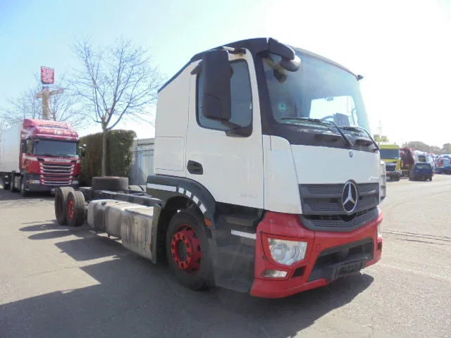Mercedes-Benz Actros 2340 LL - Camion bisarca: foto 3 Mercedes-Benz Actros 2340 LL - Camion bisarca: foto 3