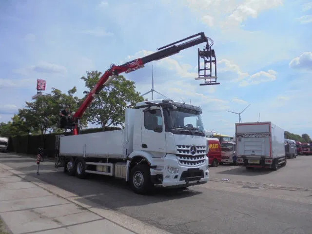 Mercedes-Benz Arocs 2545 + RETARDER 6X2 NEW /DEMO - Camion con gru: foto 2 Mercedes-Benz Arocs 2545 + RETARDER 6X2 NEW /DEMO - Camion con gru: foto 2