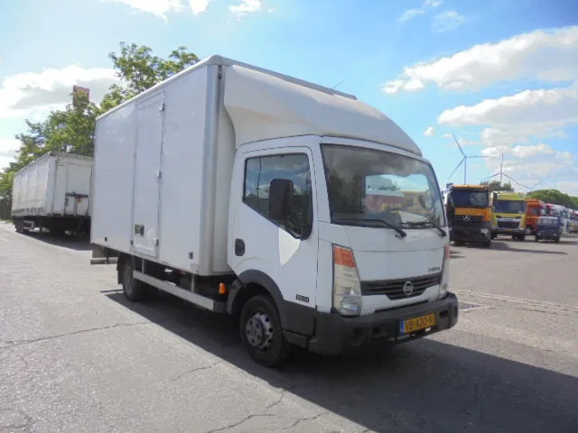 Nissan Cabstar 35.14 - Furgone box: foto 3 Nissan Cabstar 35.14 - Furgone box: foto 3