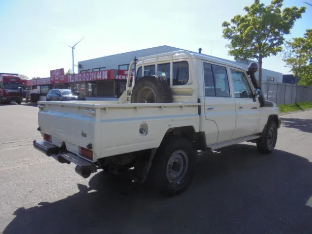 Toyota Land Cruiser HJ79L 4X4 CREWCAB PICKUP EXPORT OUTSIDE EU ONLY - Pick-up: foto 4 Toyota Land Cruiser HJ79L 4X4 CREWCAB PICKUP EXPORT OUTSIDE EU ONLY - Pick-up: foto 4