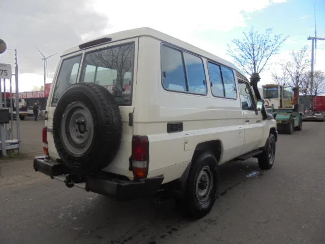 Toyota Land Cruiser HZJ78L 4WD EXPORT OUT EU ONLY - Autovettura: foto 5 Toyota Land Cruiser HZJ78L 4WD EXPORT OUT EU ONLY - Autovettura: foto 5