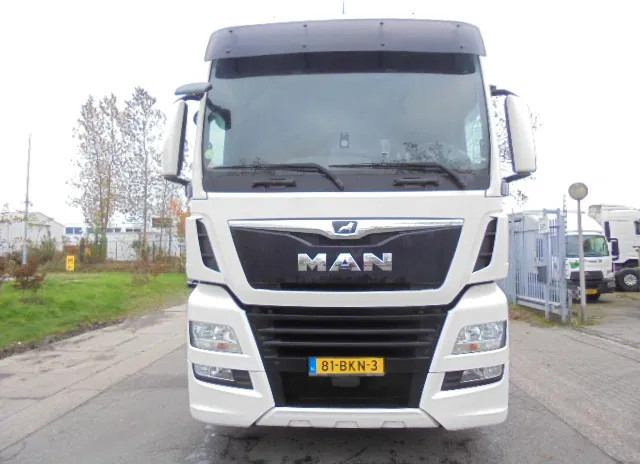 MAN TGX 26.500 6X2 EUR6 SMART TACHO 20X IN STOCK - Trattore stradale: foto 2 MAN TGX 26.500 6X2 EUR6 SMART TACHO 20X IN STOCK - Trattore stradale: foto 2