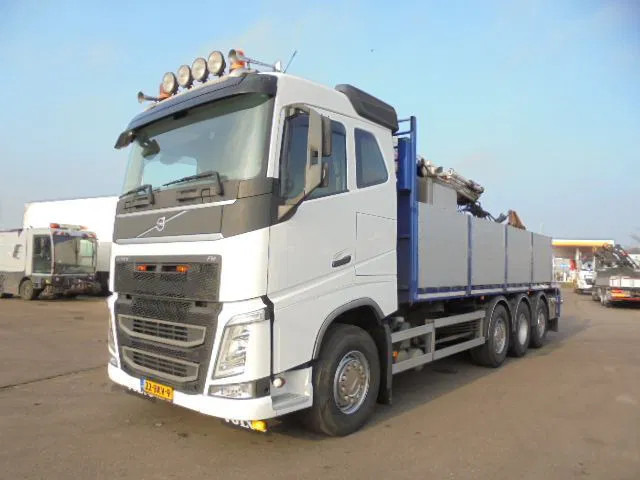 Volvo FH 460 FH 460 8X2 NL TRUCK APK-TUV GEKEURD 10-10-2026 - Camion con gru: foto 4 Volvo FH 460 FH 460 8X2 NL TRUCK APK-TUV GEKEURD 10-10-2026 - Camion con gru: foto 4