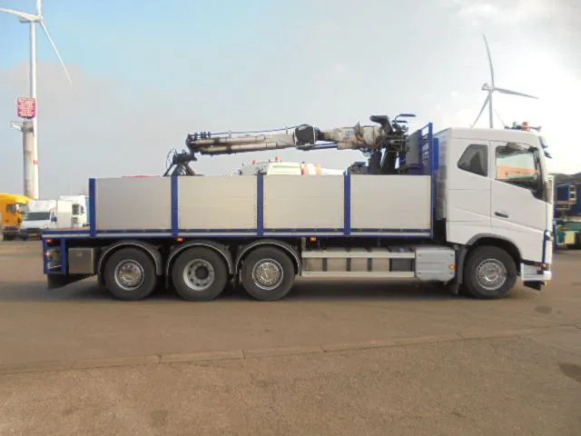 Volvo FH 460 FH 460 8X2 NL TRUCK - Camion con gru: foto 2 Volvo FH 460 FH 460 8X2 NL TRUCK - Camion con gru: foto 2