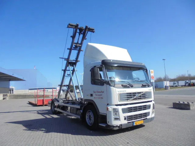Volvo FM 260 MANUAL GEAR NL TRUCK - Camion con sistema di cavi: foto 3 Volvo FM 260 MANUAL GEAR NL TRUCK - Camion con sistema di cavi: foto 3