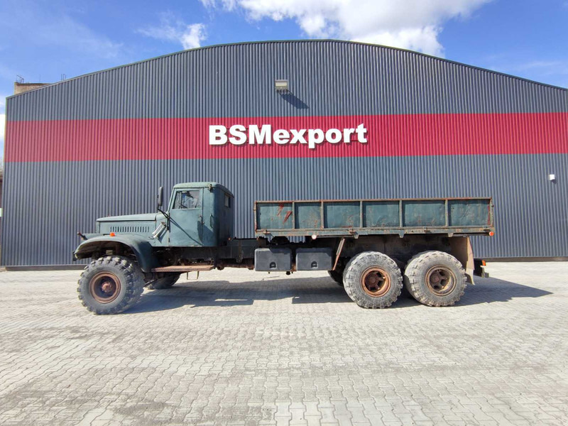 KRAZ 255 B 6x6 flatbed truck - Autocarro con pianale/ Cassone fisso: foto 3 KRAZ 255 B 6x6 flatbed truck - Autocarro con pianale/ Cassone fisso: foto 3