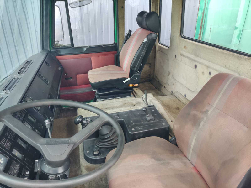 Foto d'interni 1: Autocarro con pianale/ Cassone fisso Magirus Deutz 256M19 flatbed truck