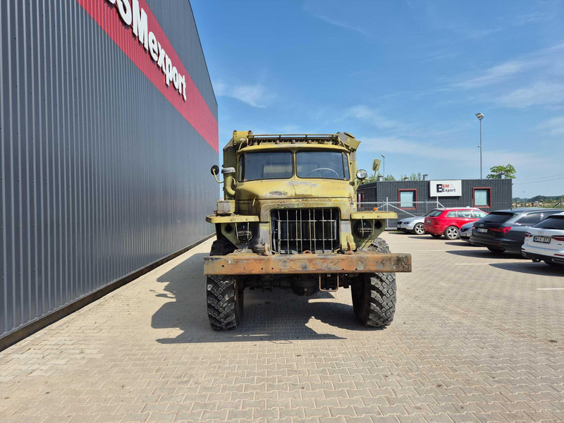 Ural Ural 375 box truck - Autocarro furgonato: foto 2 Ural Ural 375 box truck - Autocarro furgonato: foto 2