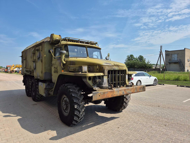 Ural Ural 375 box truck - Autocarro furgonato: foto 3 Ural Ural 375 box truck - Autocarro furgonato: foto 3