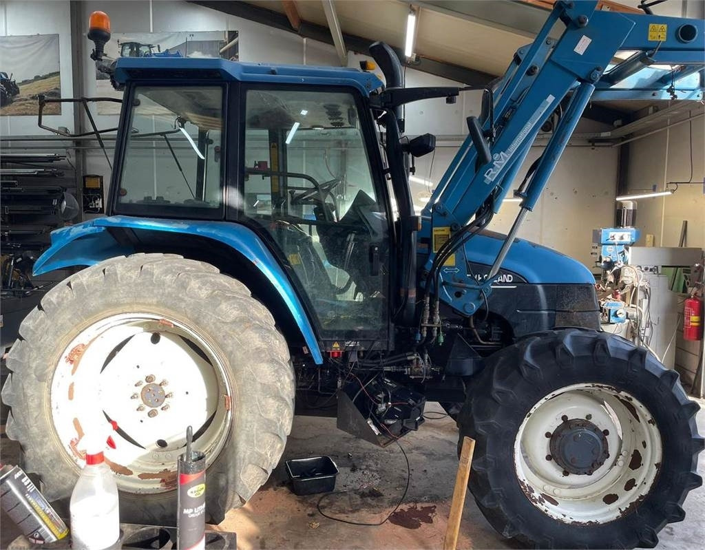 New Holland TS 90 - Trattore: foto 3 New Holland TS 90 - Trattore: foto 3