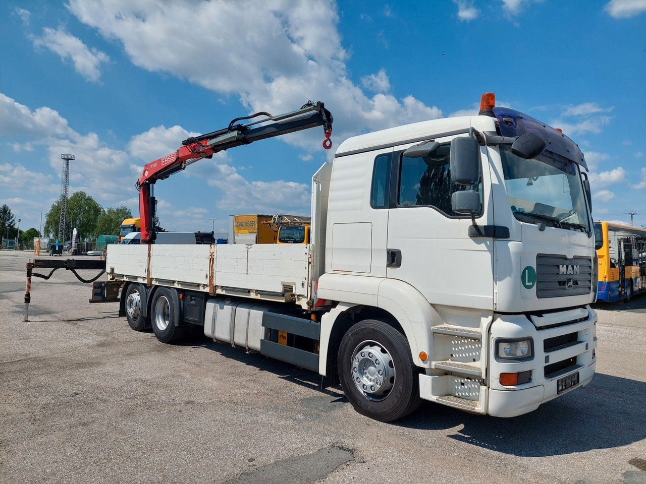 MAN GA 26.320 6X2-2 BL + Kran Fassi F110AC22 - Autocarro con pianale/ Cassone fisso, Camion con gru: foto 2 MAN GA 26.320 6X2-2 BL + Kran Fassi F110AC22 - Autocarro con pianale/ Cassone fisso, Camion con gru: foto 2
