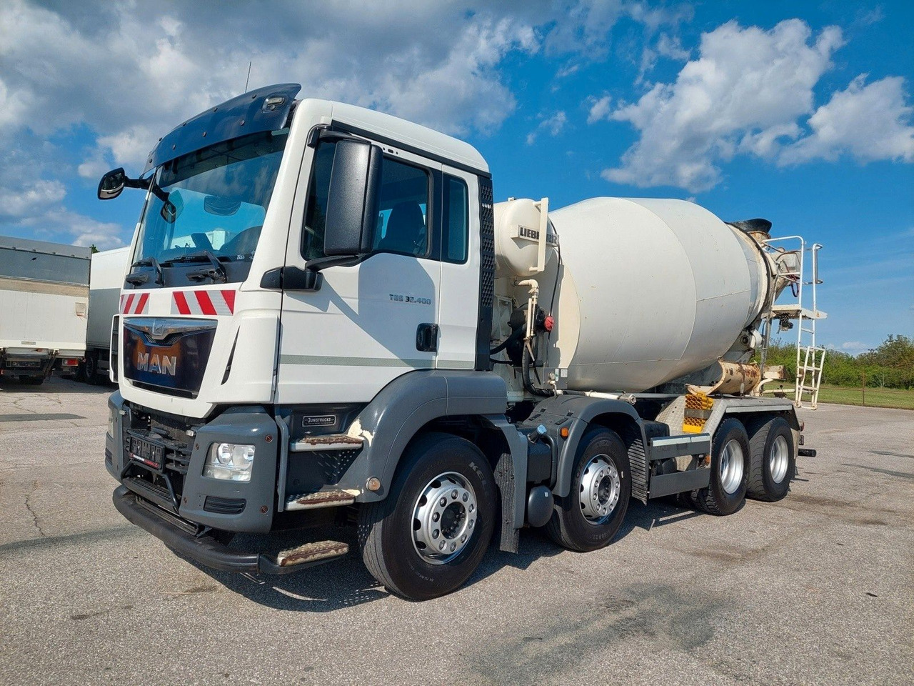 MAN TGS 32.400 8X4 BB Liebherr 9 m³ - Autobetoniera: foto 1 MAN TGS 32.400 8X4 BB Liebherr 9 m³ - Autobetoniera: foto 1