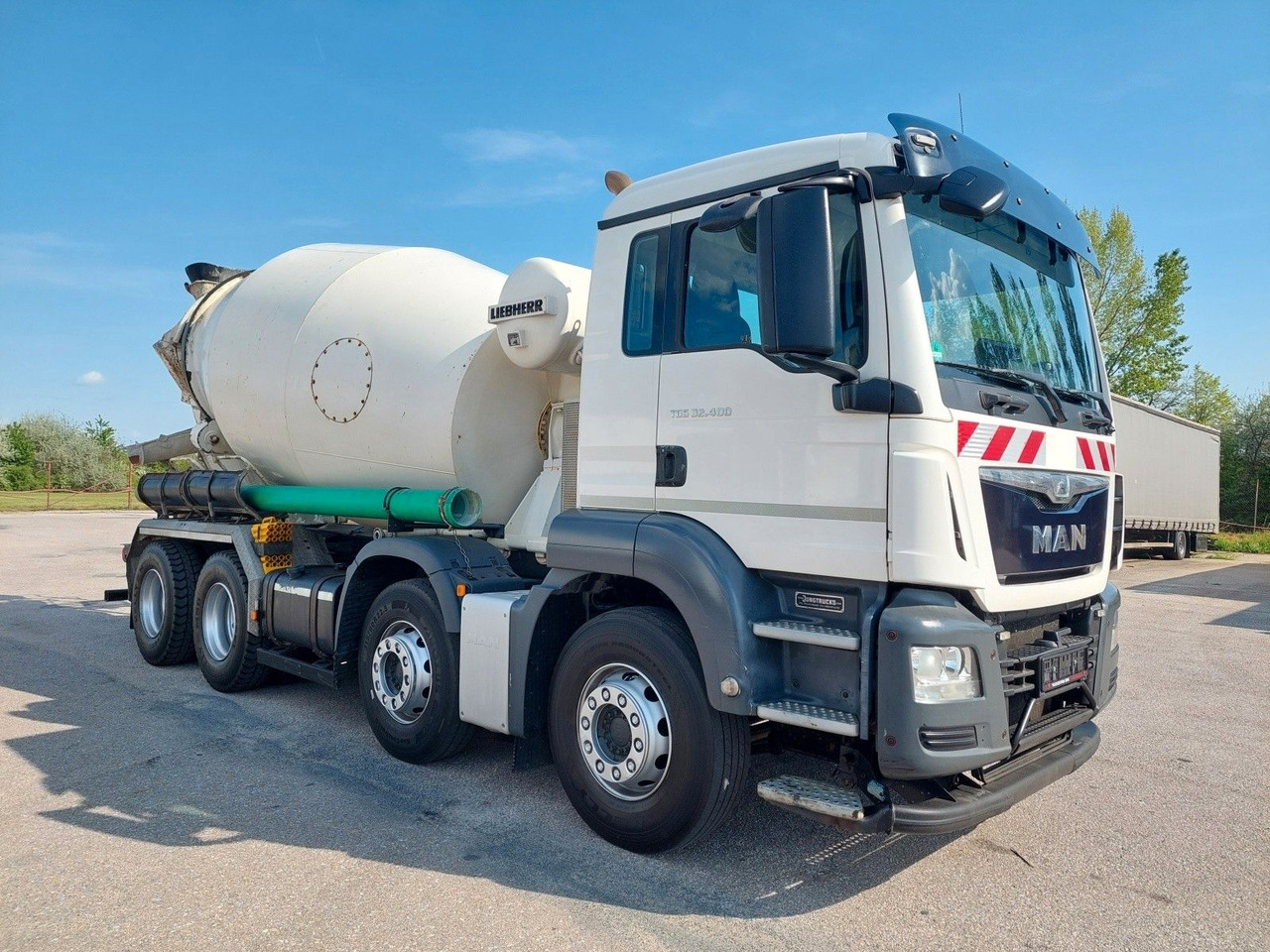 MAN TGS 32.400 8X4 BB Liebherr 9 m³ - Autobetoniera: foto 2 MAN TGS 32.400 8X4 BB Liebherr 9 m³ - Autobetoniera: foto 2