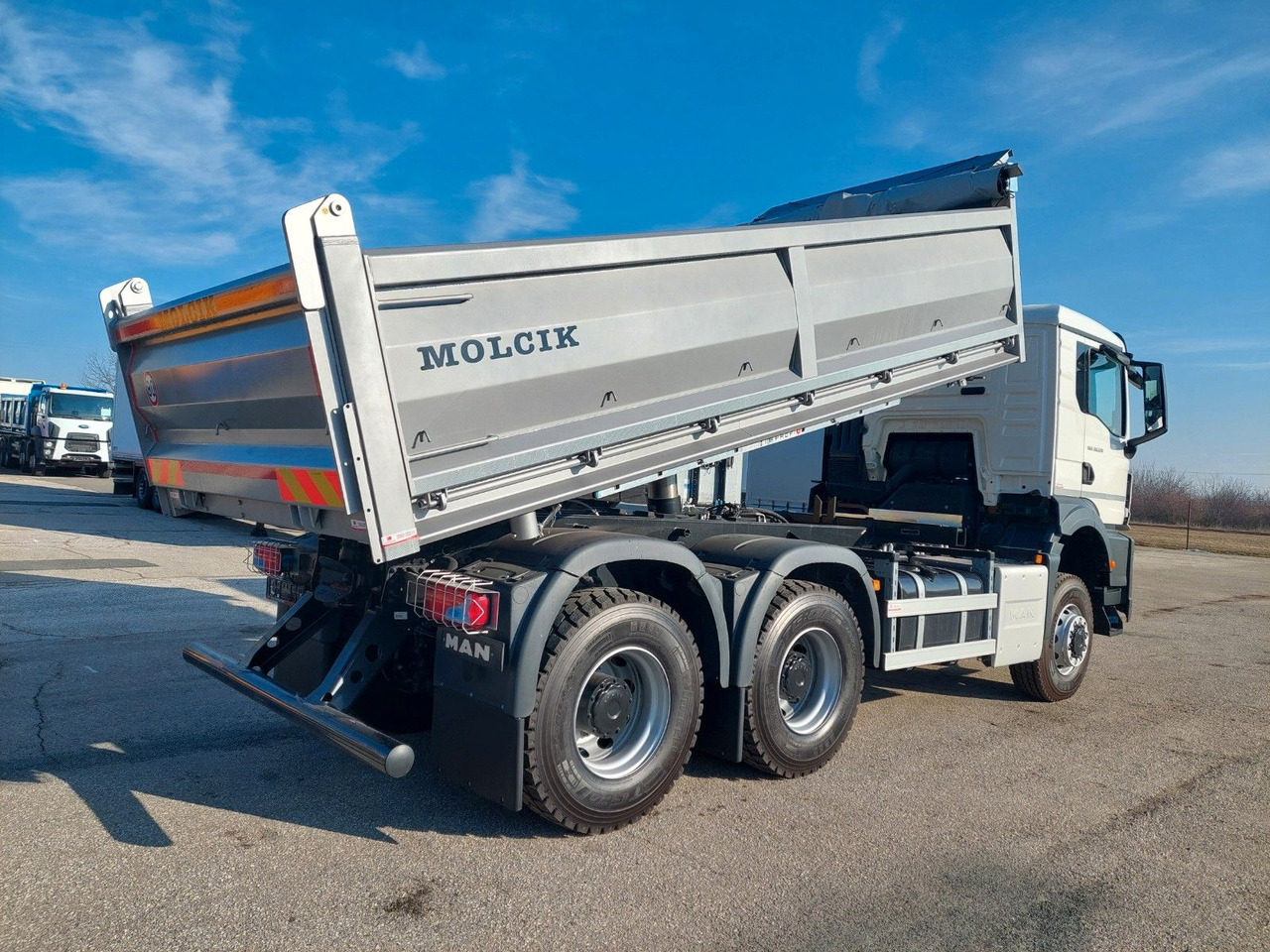 MAN TGS 35.520 6X6 BB CH - Autocarro ribaltabile: foto 4 MAN TGS 35.520 6X6 BB CH - Autocarro ribaltabile: foto 4