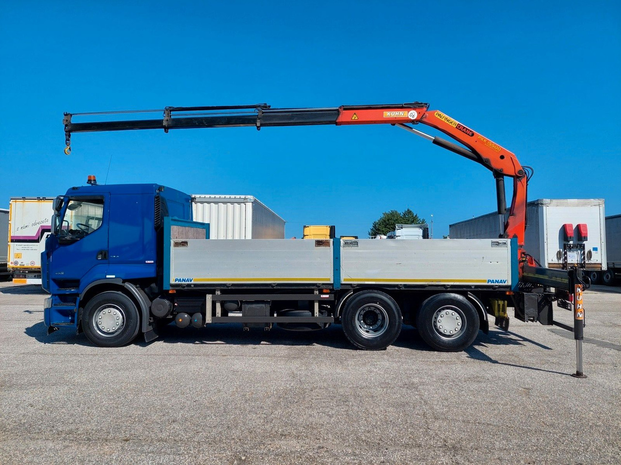 Renault Premium DXI R450.26 HR Palfinger PK 15.500 - Autocarro con pianale/ Cassone fisso, Camion con gru: foto 5 Renault Premium DXI R450.26 HR Palfinger PK 15.500 - Autocarro con pianale/ Cassone fisso, Camion con gru: foto 5