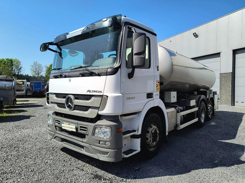 Mercedes-Benz Actros 2544 INSULATED INOX TANK 15000L - Camion cisterna: foto 1 Mercedes-Benz Actros 2544 INSULATED INOX TANK 15000L - Camion cisterna: foto 1