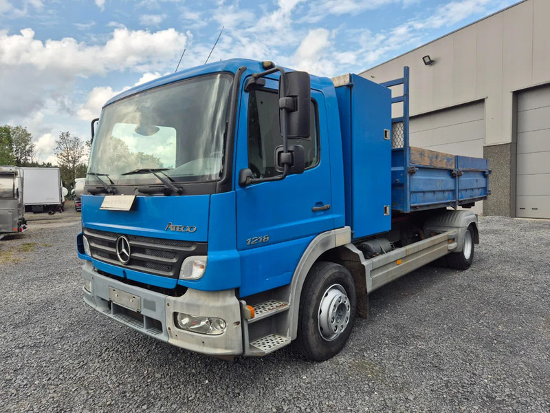 Mercedes-Benz Atego 1218 HOOK SYSTEM + CONTAINER INCLUDED (!) - Autocarro scarrabile: foto 1 Mercedes-Benz Atego 1218 HOOK SYSTEM + CONTAINER INCLUDED (!) - Autocarro scarrabile: foto 1