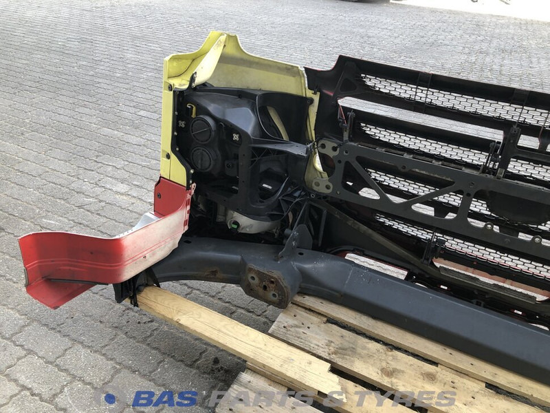 DAF CF Euro 6 Bumper DAF 1837644 - Paraurto per Camion: foto 4 DAF CF Euro 6 Bumper DAF 1837644 - Paraurto per Camion: foto 4