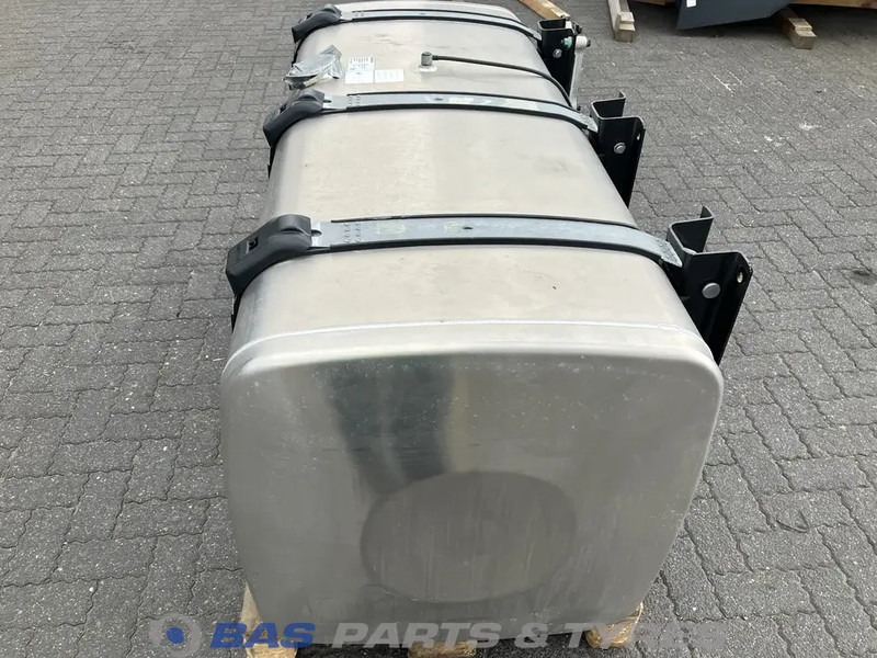MAN Brandstoftank MAN 710 Liter 81122016766 - Serbatoio carburante per Camion: foto 3 MAN Brandstoftank MAN 710 Liter 81122016766 - Serbatoio carburante per Camion: foto 3