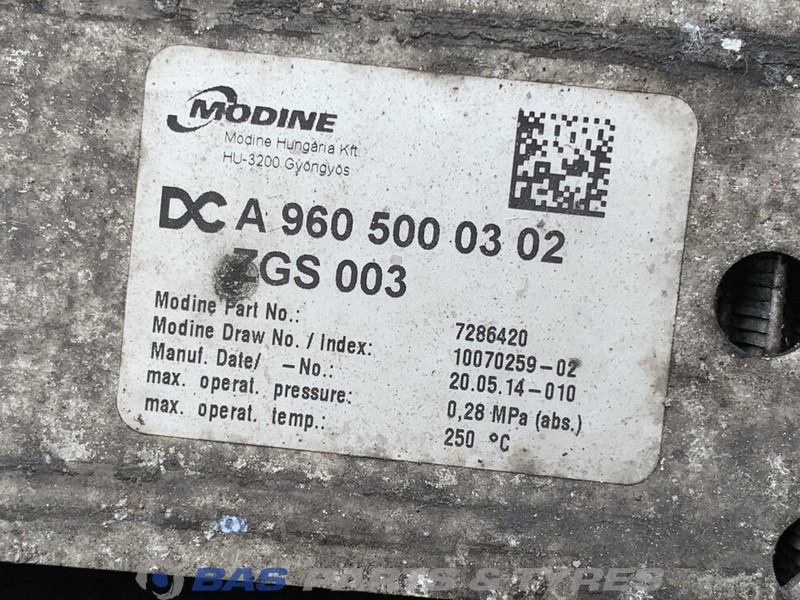 Mercedes-Benz Antos MP4 Koelerpakket Mercedes OM470LA 430 A 960 500 28 01 - Radiatore per Camion: foto 4 Mercedes-Benz Antos MP4 Koelerpakket Mercedes OM470LA 430 A 960 500 28 01 - Radiatore per Camion: foto 4