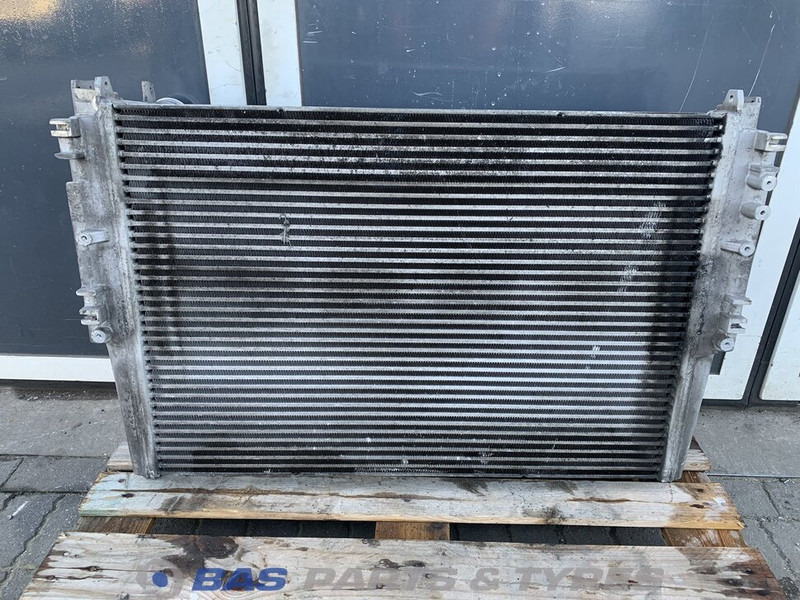 Mercedes-Benz Intercooler Mercedes A 961 500 04 02 - Intercooler per Camion: foto 2 Mercedes-Benz Intercooler Mercedes A 961 500 04 02 - Intercooler per Camion: foto 2
