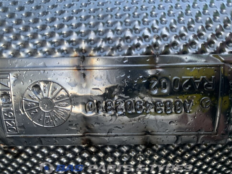 Mercedes-Benz Uitlaatpijp Mercedes A 663 490 28 10 - Tubo di scarico per Camion: foto 4 Mercedes-Benz Uitlaatpijp Mercedes A 663 490 28 10 - Tubo di scarico per Camion: foto 4