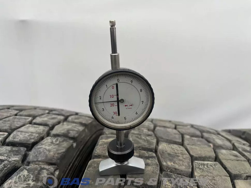 Michelin Michelin 275/70R22.5 X Multi D 148/145 M+S 3PMSF gebruikte set - Pneumatico per Camion: foto 3 Michelin Michelin 275/70R22.5 X Multi D 148/145 M+S 3PMSF gebruikte set - Pneumatico per Camion: foto 3