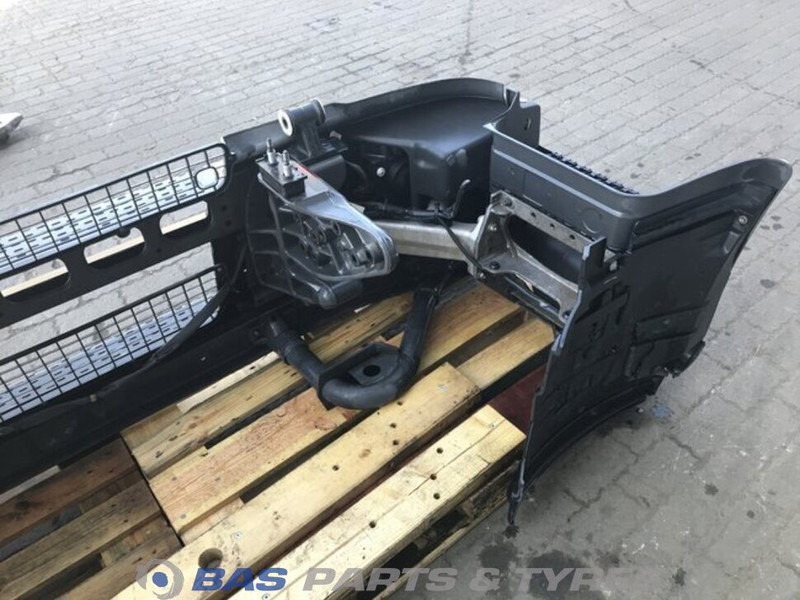 Renault D-Serie Bumper Renault 5010578350 - Paraurto per Camion: foto 5 Renault D-Serie Bumper Renault 5010578350 - Paraurto per Camion: foto 5