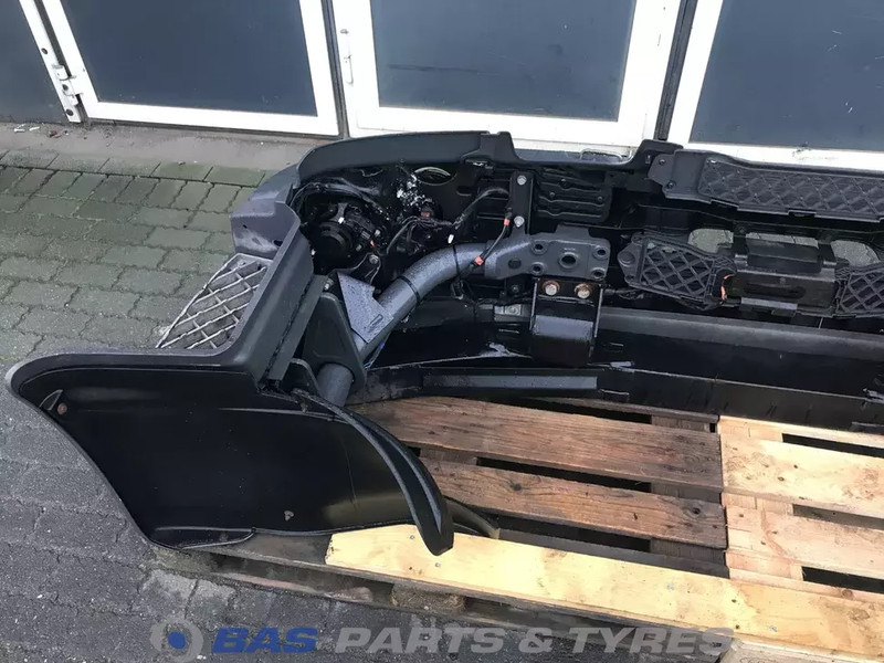 Renault D-Serie Bumper Renault 7482642303 - Paraurto per Camion: foto 4 Renault D-Serie Bumper Renault 7482642303 - Paraurto per Camion: foto 4