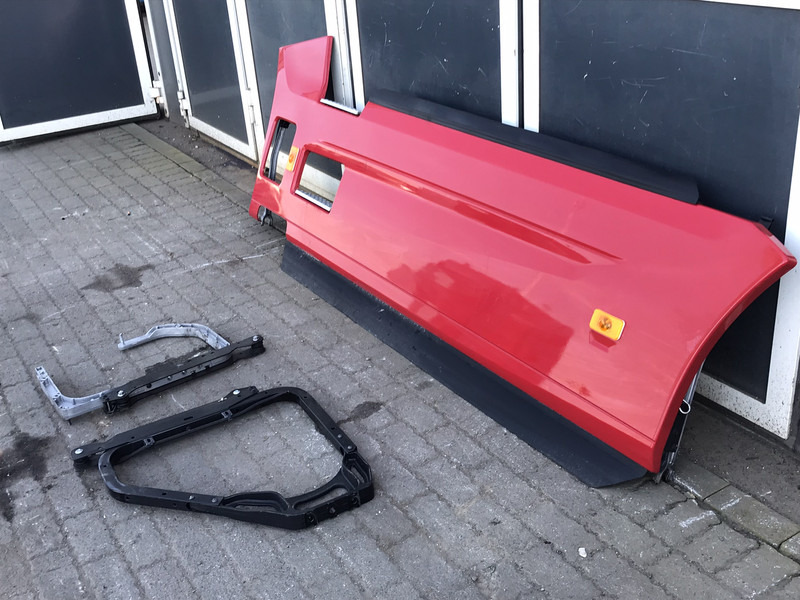 Renault T-Serie Evolution Sideskirt Set Renault 7424134838 - Carrozzeria ed esterni per Camion: foto 2 Renault T-Serie Evolution Sideskirt Set Renault 7424134838 - Carrozzeria ed esterni per Camion: foto 2