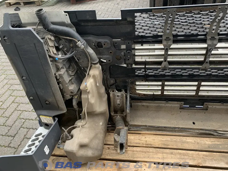 Volvo FH4 Bumper Volvo 82137660 - Paraurto per Camion: foto 4 Volvo FH4 Bumper Volvo 82137660 - Paraurto per Camion: foto 4