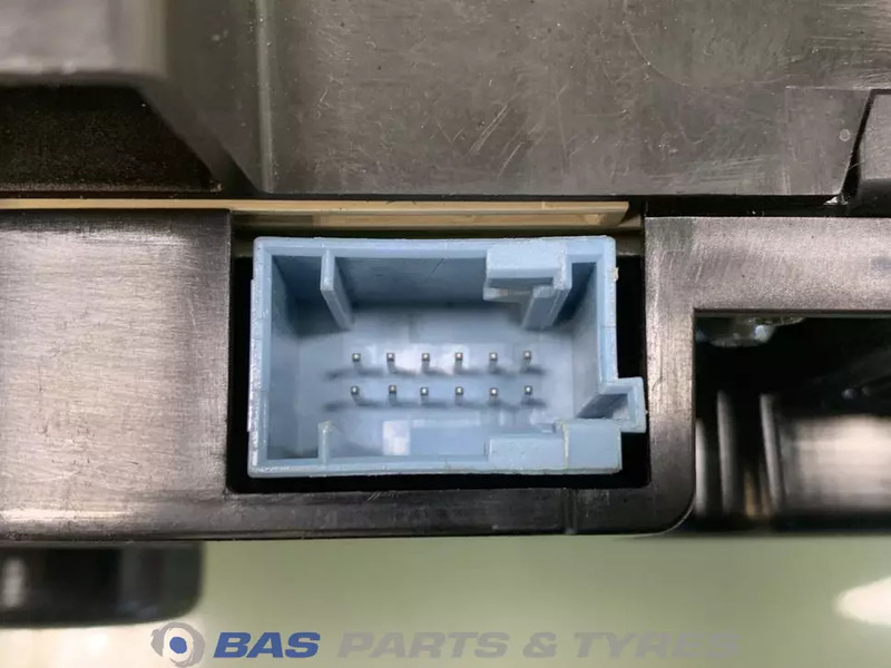 Volvo FH4 Instrumentenpaneel Volvo 21589170 - Cruscotto per Camion: foto 4 Volvo FH4 Instrumentenpaneel Volvo 21589170 - Cruscotto per Camion: foto 4