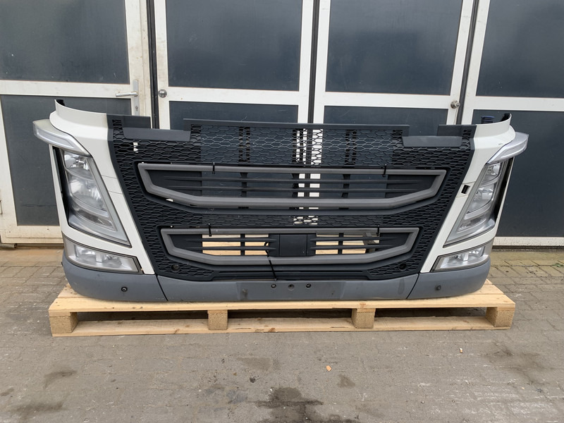 Volvo FH4 - Paraurto per Camion: foto 1 Volvo FH4 - Paraurto per Camion: foto 1