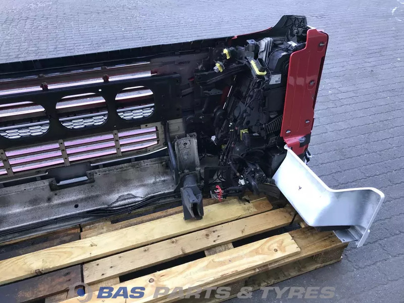 Volvo FM4 Bumper Volvo 21221129 - Paraurto per Camion: foto 5 Volvo FM4 Bumper Volvo 21221129 - Paraurto per Camion: foto 5