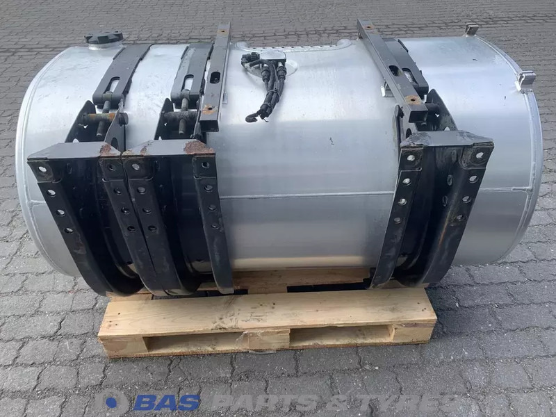 Volvo - Serbatoio carburante per Camion: foto 3 Volvo - Serbatoio carburante per Camion: foto 3