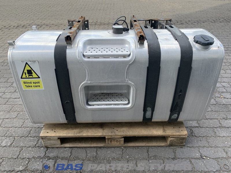 Volvo - Serbatoio carburante per Camion: foto 1 Volvo - Serbatoio carburante per Camion: foto 1