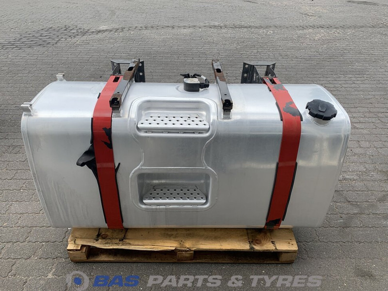 Volvo - Serbatoio carburante per Camion: foto 1 Volvo - Serbatoio carburante per Camion: foto 1