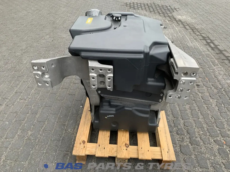 Volvo - Serbatoio carburante per Camion: foto 3 Volvo - Serbatoio carburante per Camion: foto 3